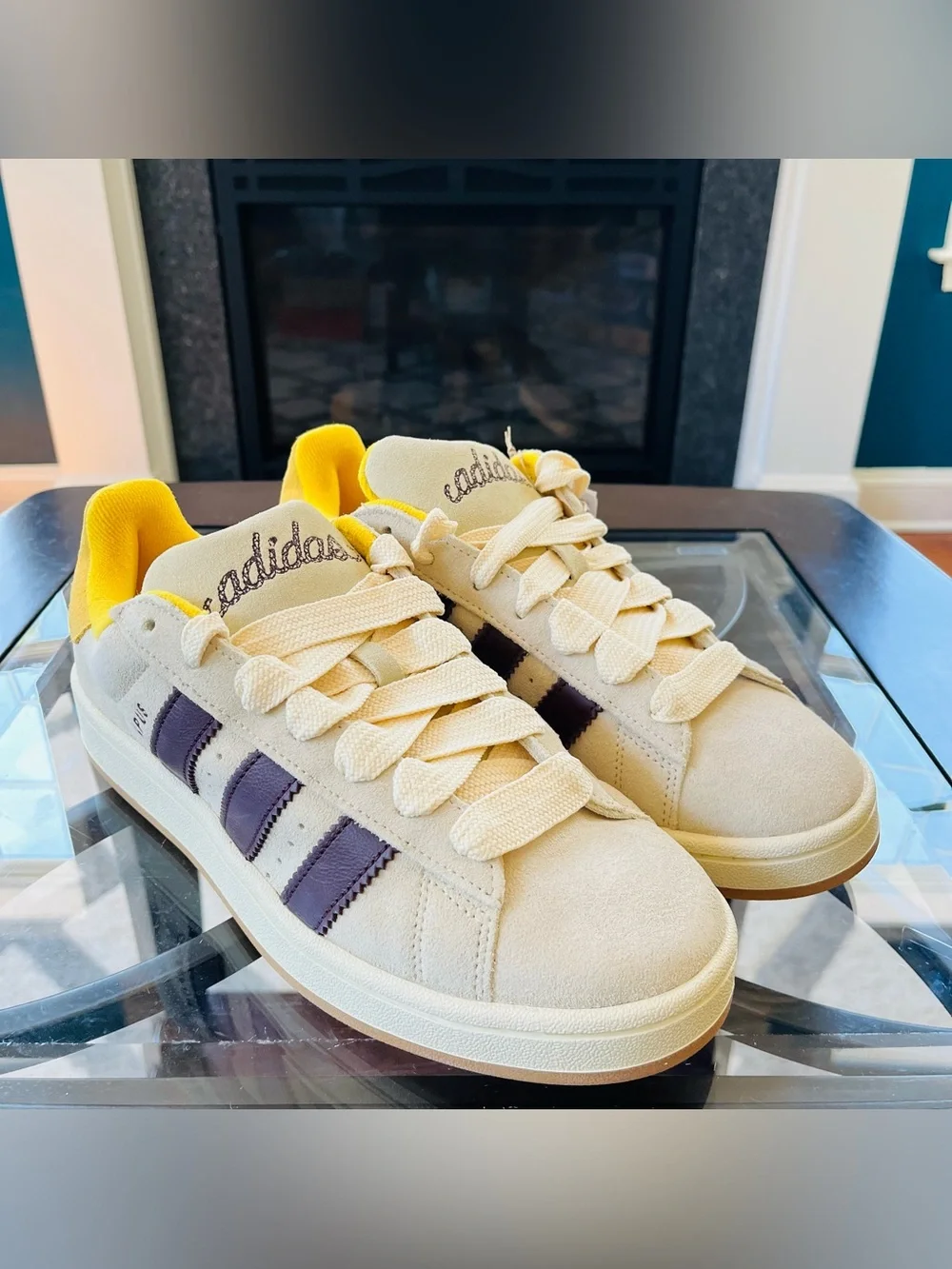 Sz 9 Adidas Campus 00s Men’s Sneakers “Warm Vanilla / Aurora Ruby / Bold” JS3543